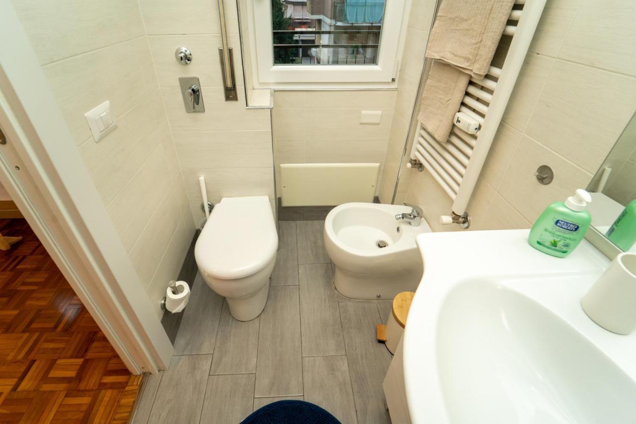 Trilocale Con Parcheggio Privato Milan Exterior photo